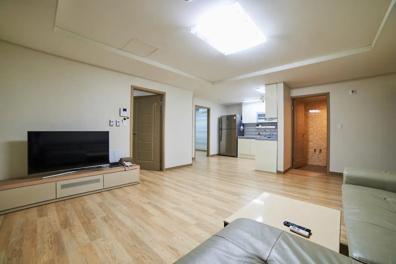 Busan Premium V Hotel 2*,
