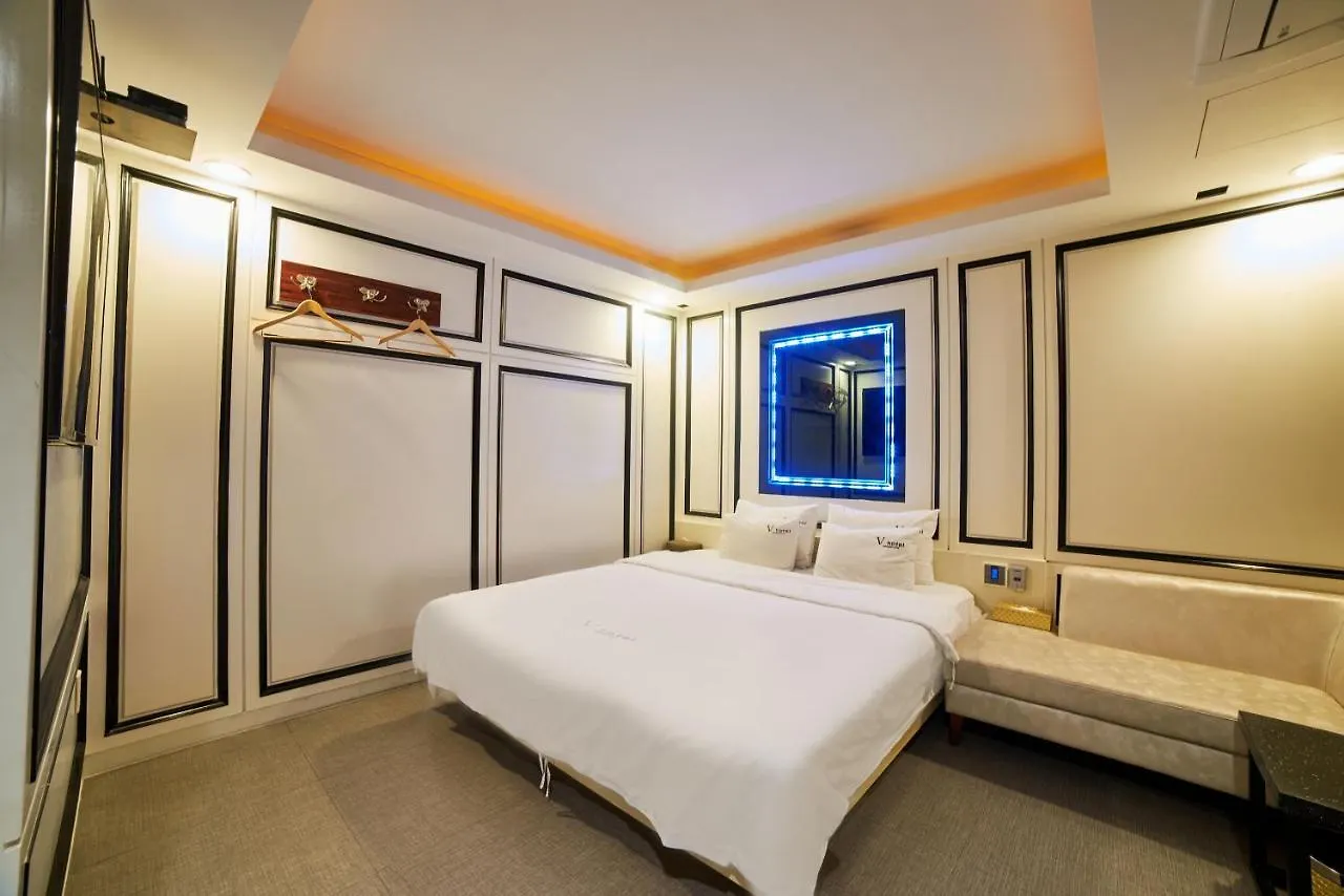 Busan Premium V Hotel 2*,